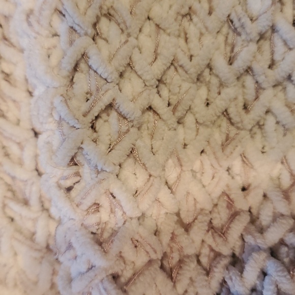 Simply Noelle Elegant Winter White w Tan Thread Detail Knit Shawl Scarf - Picture 2 of 9